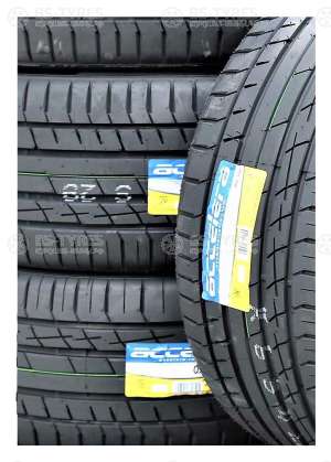 Accelera IOTA ST-68 235/65 R17 108V